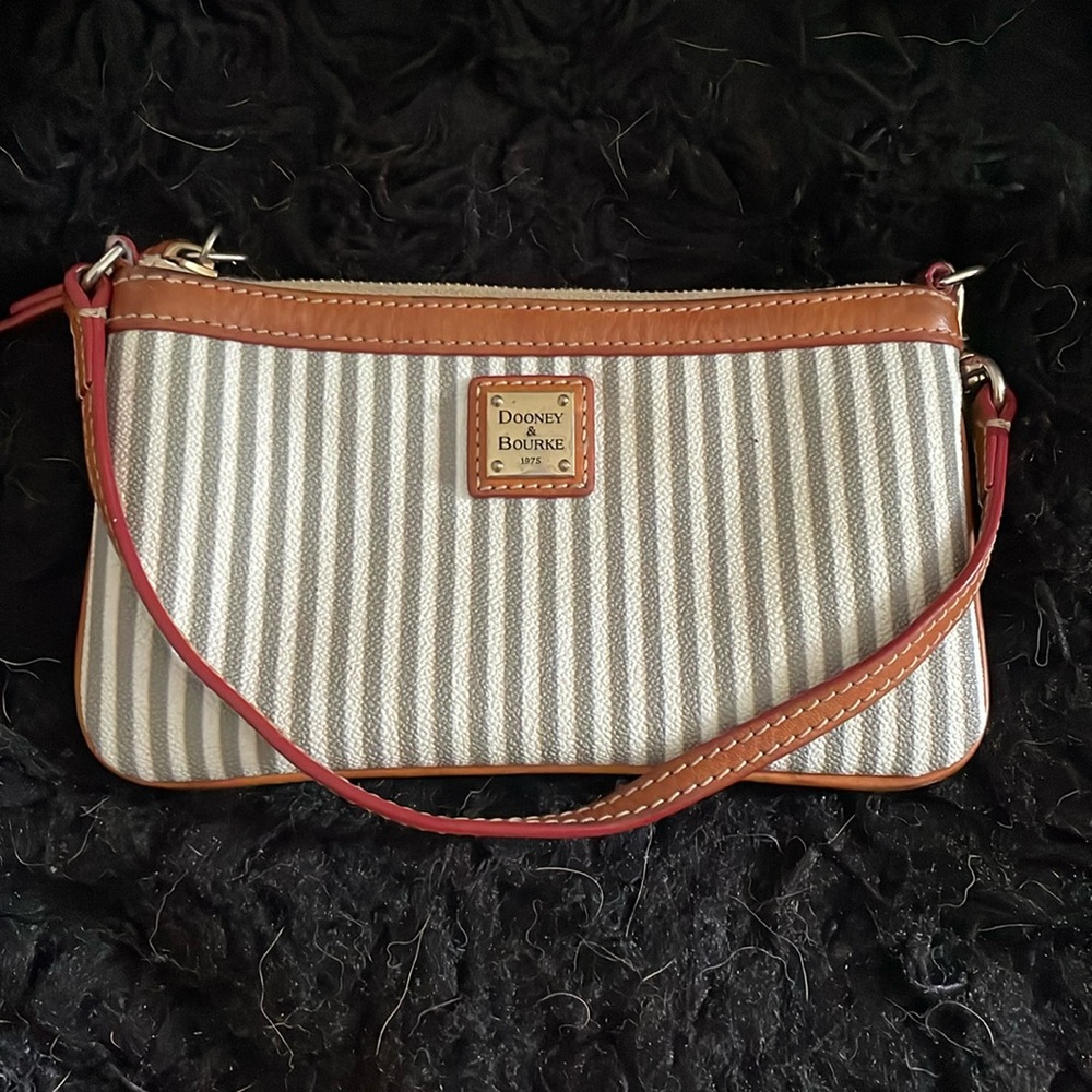 Dooney & Bourke wristlet